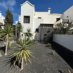 Adel, Oasis De Paz Con Piscina Climatizada Villa Playa Blanca (Lanzarote)