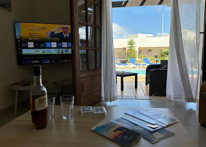 Adel, Oasis De Paz Con Piscina Climatizada Villa Playa Blanca (Lanzarote)